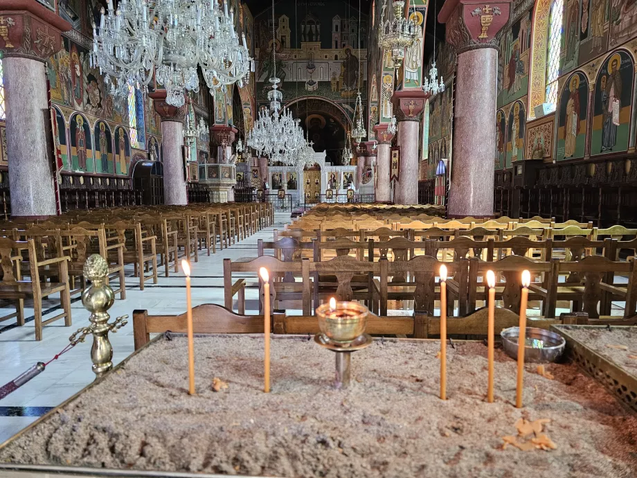 Evangelismos templom, belső tér