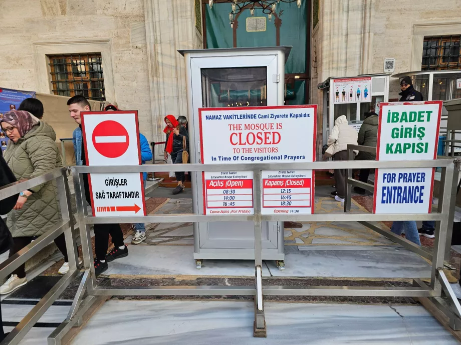 Kék Mecset, nyitvatartási idő