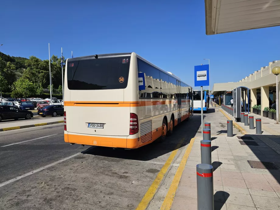 KTEL és DES buszok