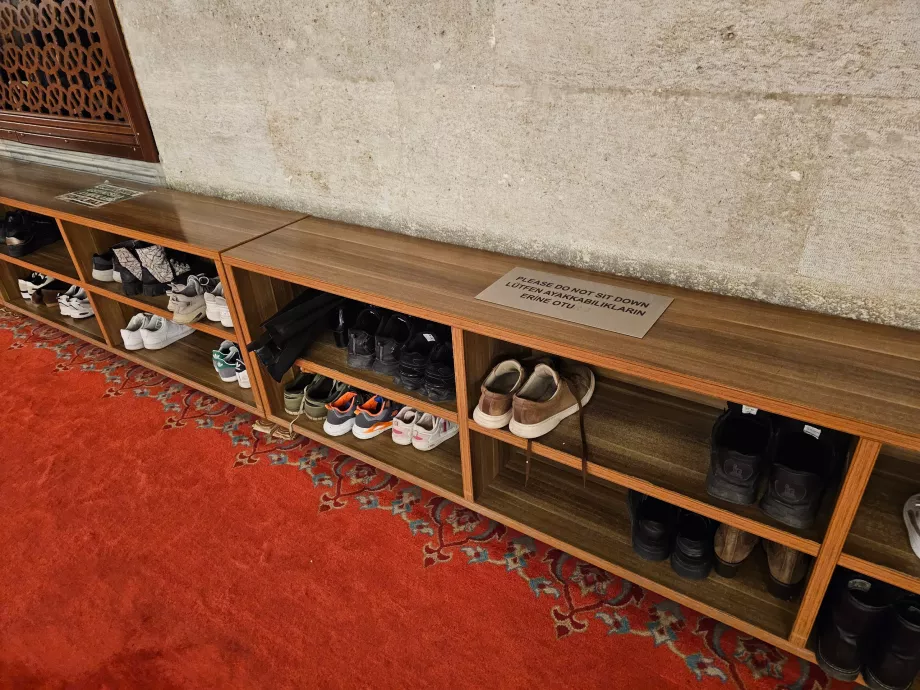 Szulejmán mecset, cipő terület