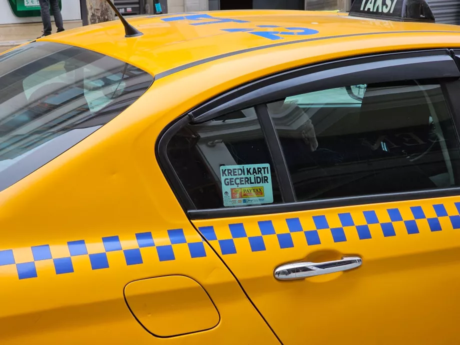 Kártyás fizetés lehetősége a taxiban