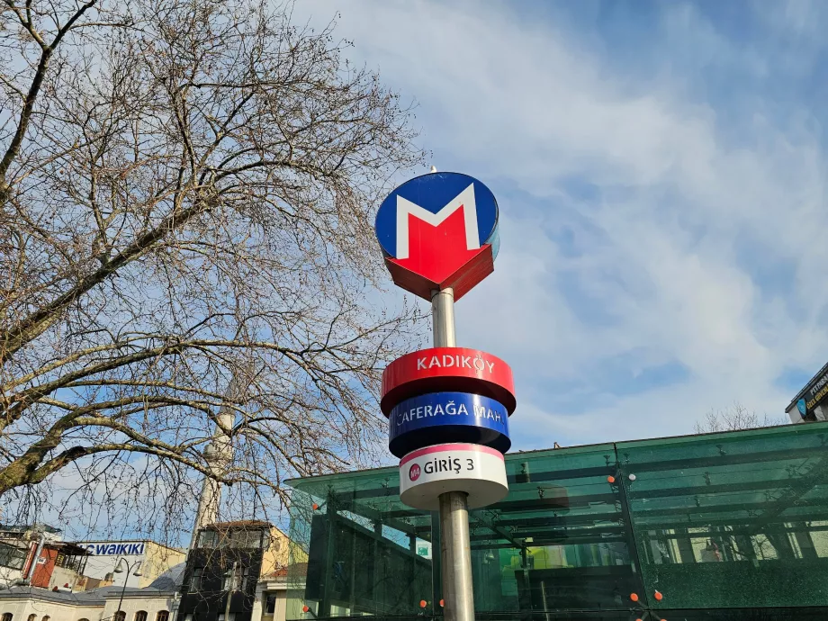 Metróállomás megjelölése