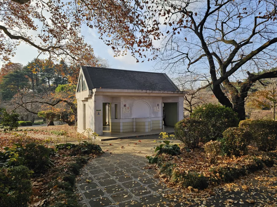 Shinjuku Gyoen Nemzeti Kert, ingyenes WC