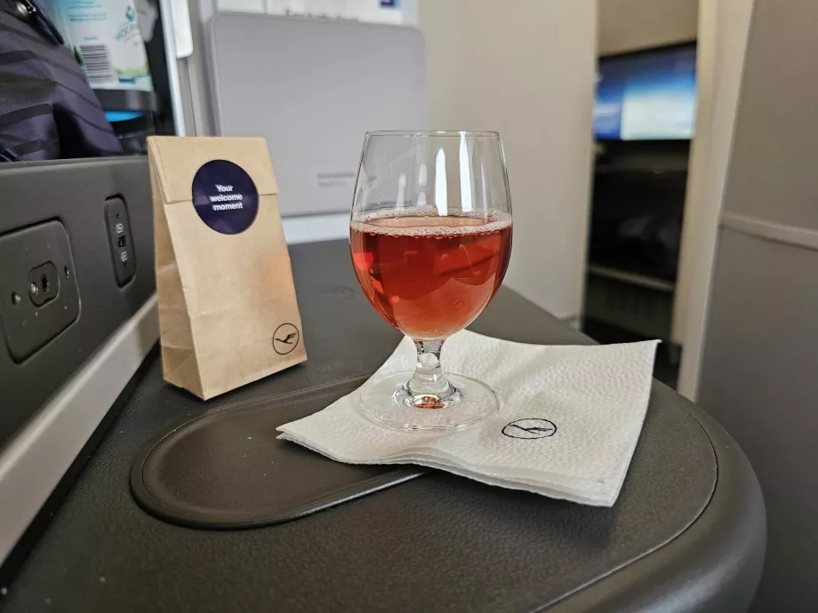 Üdvözlő ital, Aviator koktél