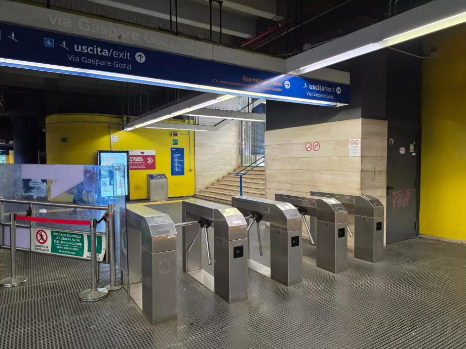 Kijárat a metróállomásról