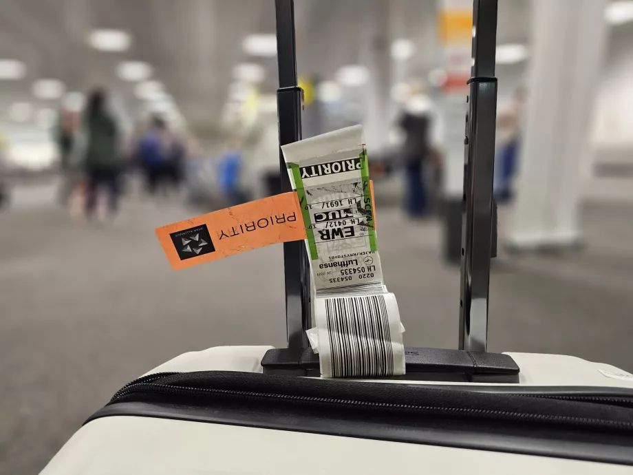 Elsőbbségi poggyászcímke