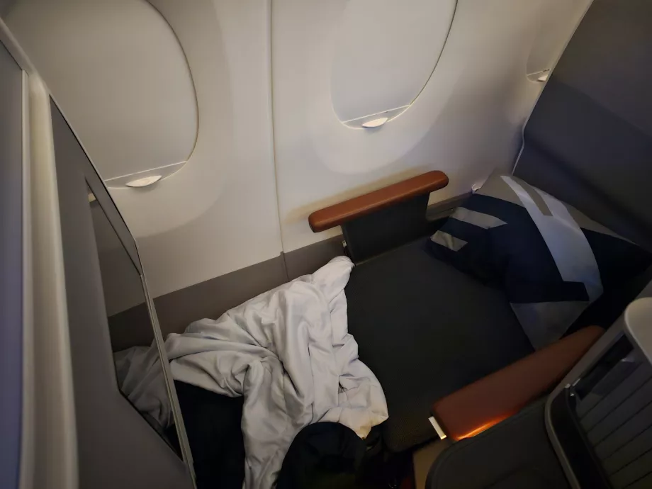 Kanapé kibontott ágy