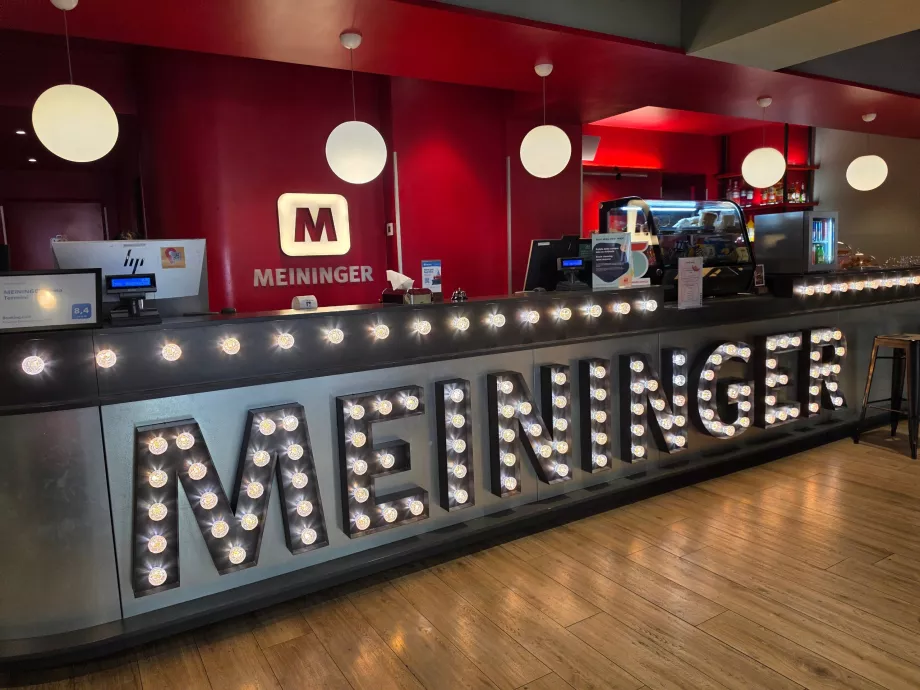 Hotel Meininger Fogadás
