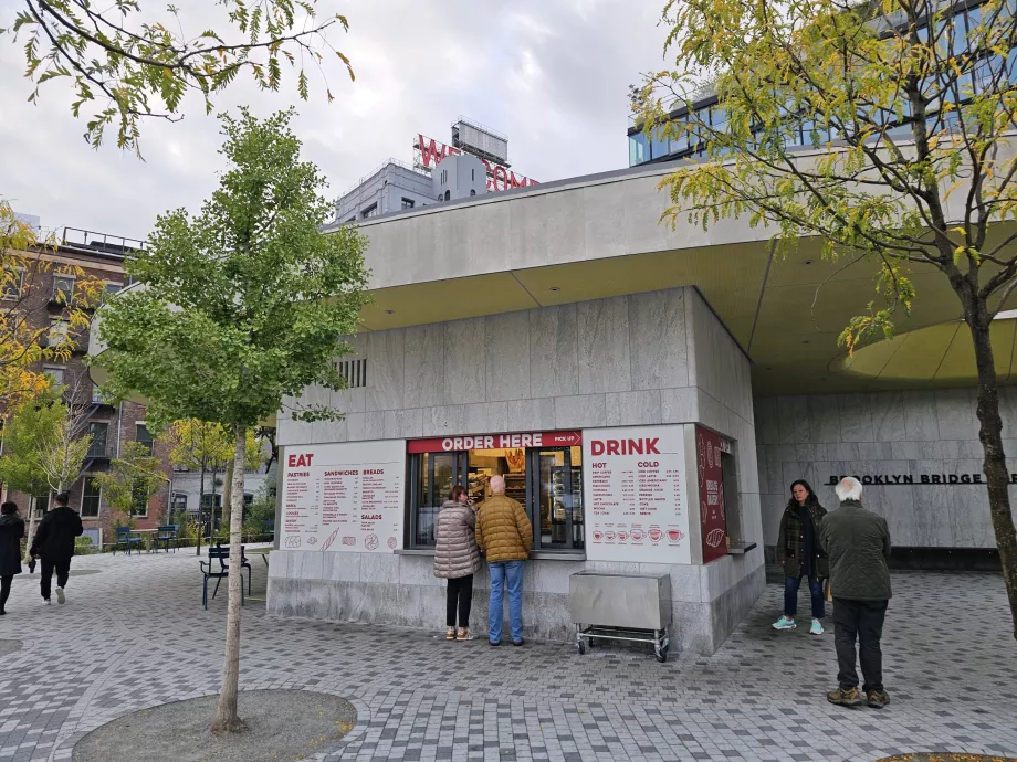 Frissítők a Brooklyn Bridge Parkban