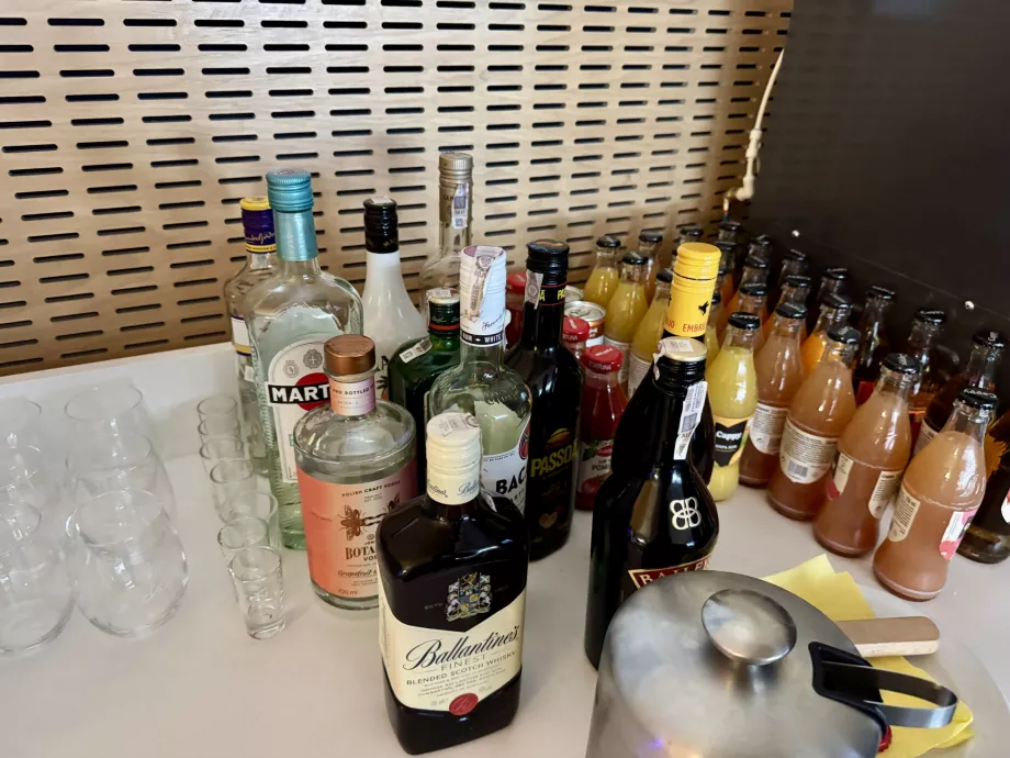 Alkoholtartalmú italok kínálása