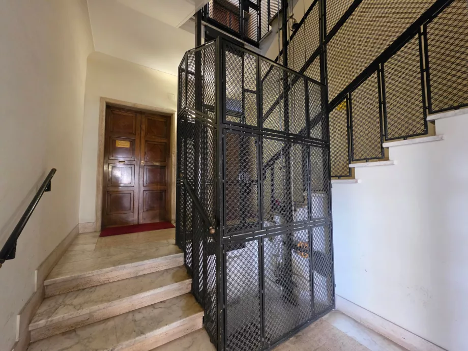 Hotel Domus Giulia az 1. emeleten található.