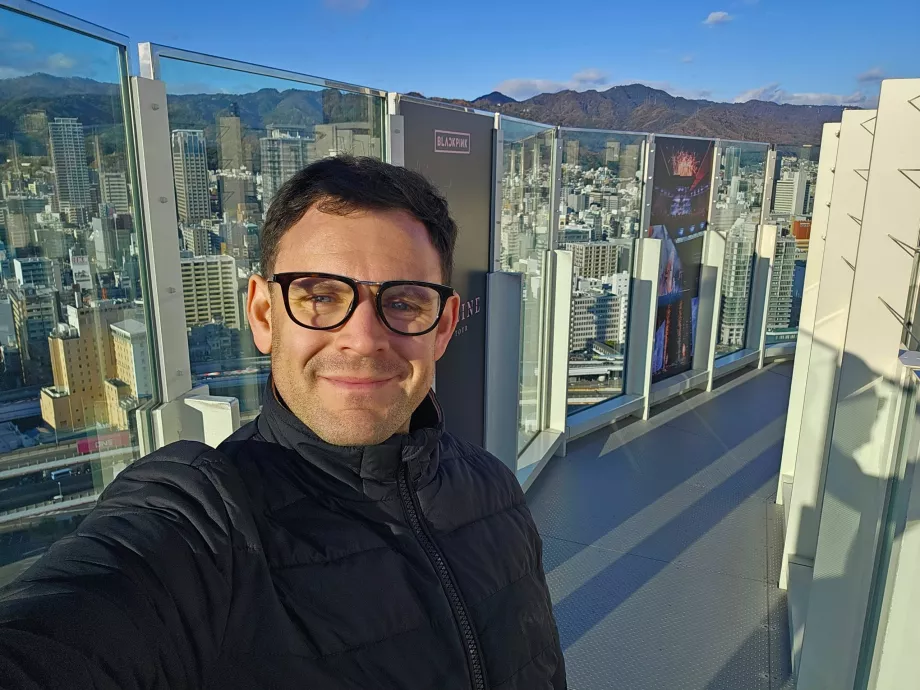 Én a Kobe Port Towerben