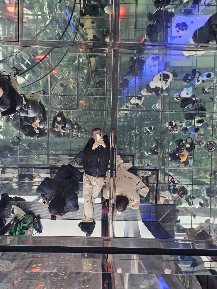 Summit One Vanderbilt, Tükörterem