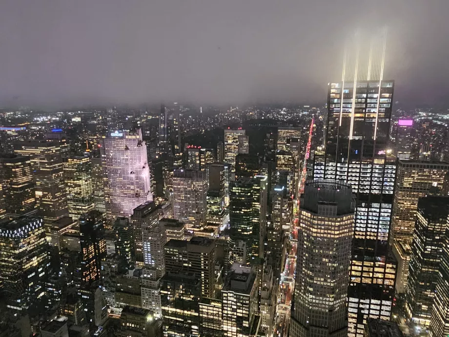 Summit One Vanderbilt, éjszakai nézet