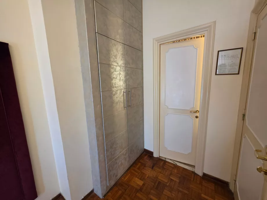 Szekrény a szobában