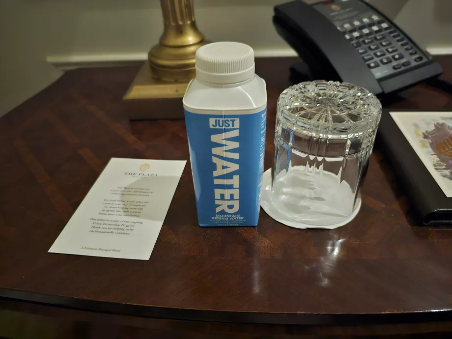 Ingyenes víz a szobában