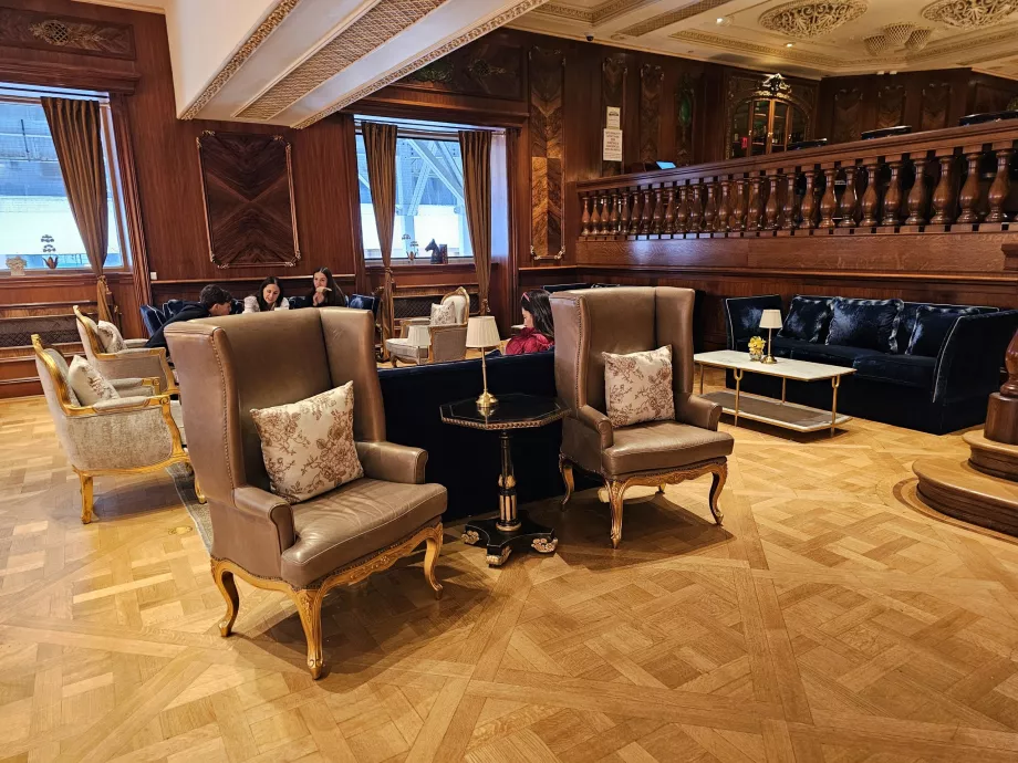 A Plaza Hotel előcsarnoka