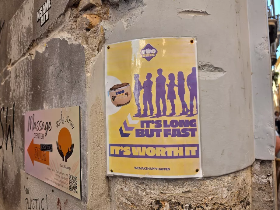 Két méret, a felirat igazat mond: a sor nagyon gyors volt.