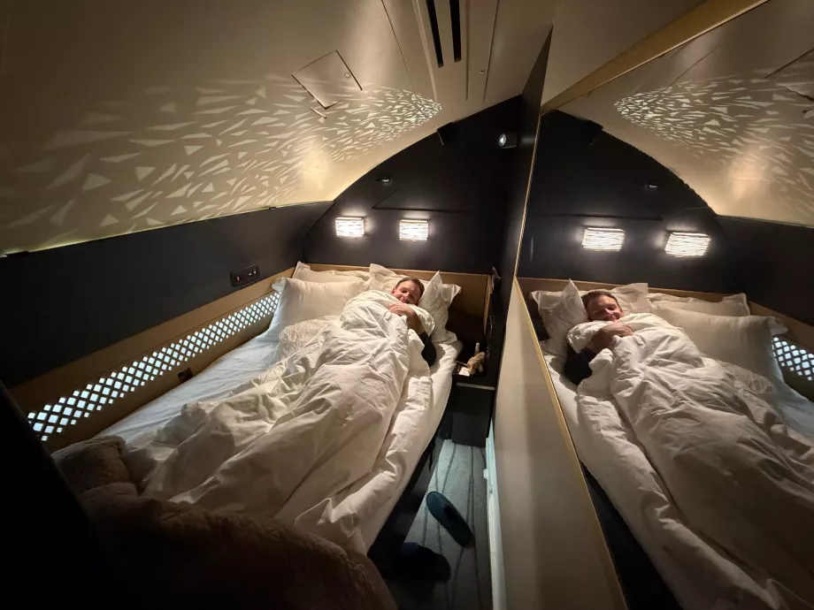 Én az ágyban a repülés alatt