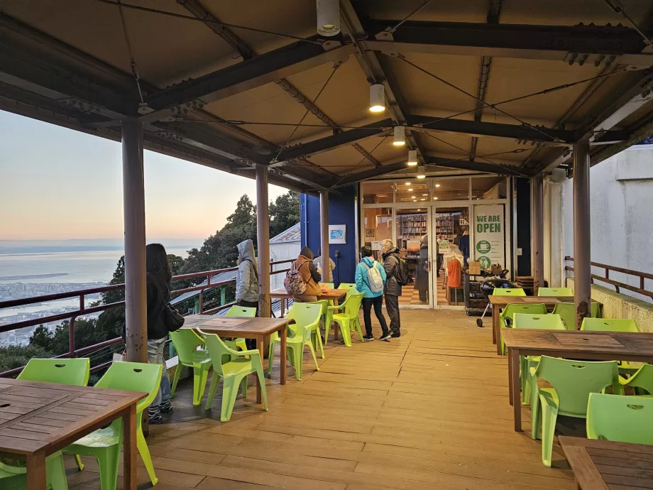 Mount Maya, étterem