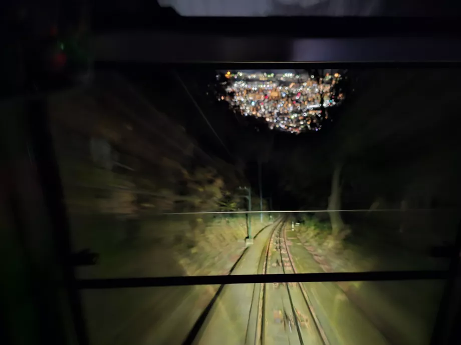 Éjszakai utazás a maja drótkötélpályán