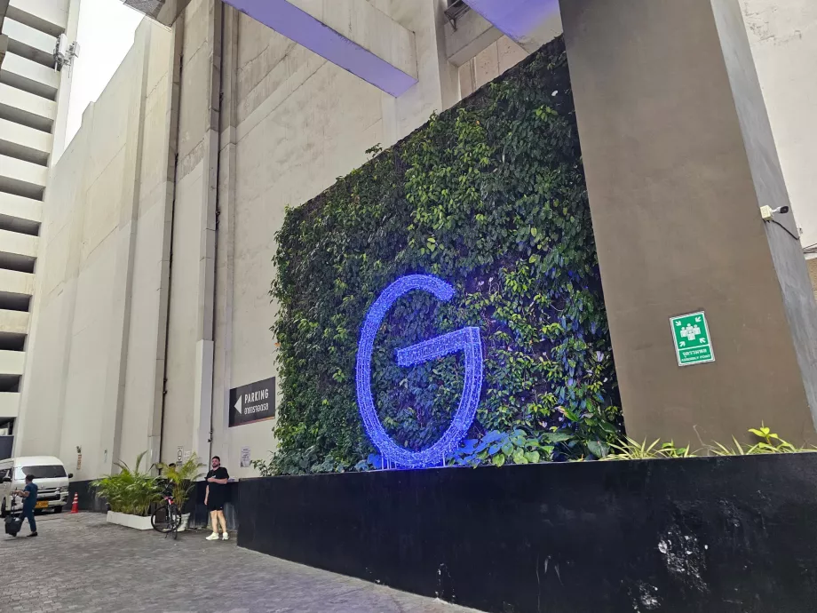 Hotel Pullman G tábla